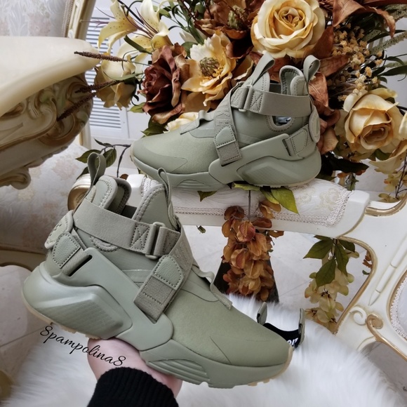Nike Shoes - Nike Women' Air Huarache City Neutral Olive